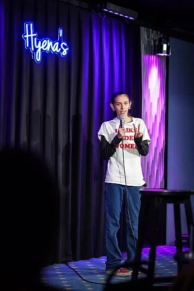 aurora simpson - comedian