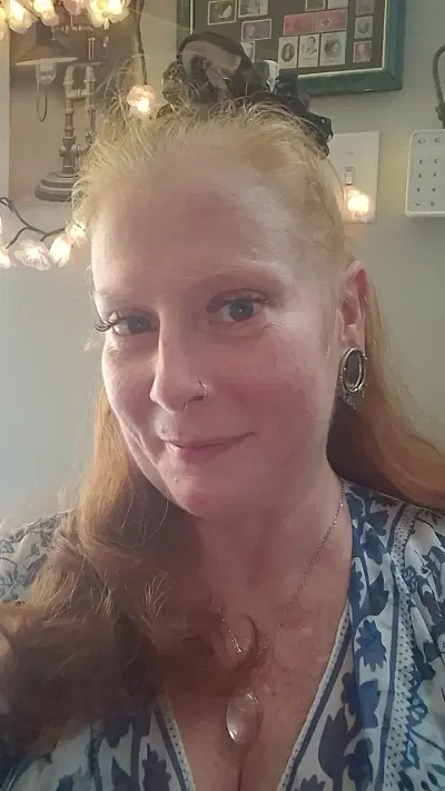 Ivy Grow - comedian