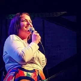Lucy Peut - comedian