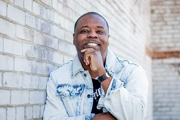 Sean Winfield photo