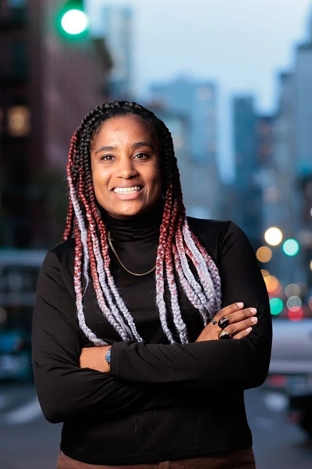 Ariel Evans - comedian