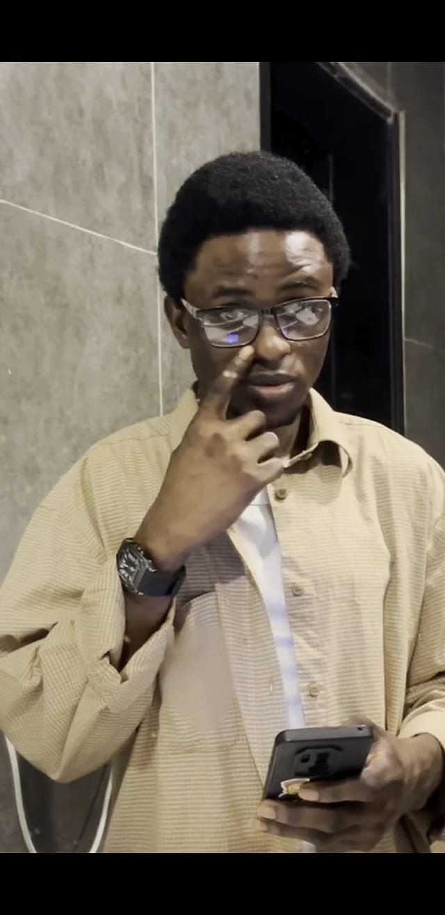 CELEBRITY OFFICER - comedian