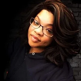 Nikkia Tanisha - comedian