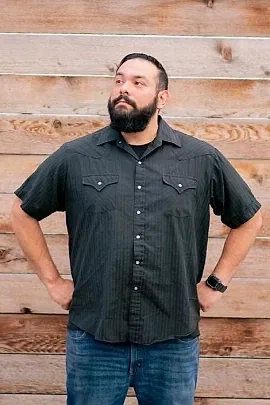 Victor Mendoza - comedian