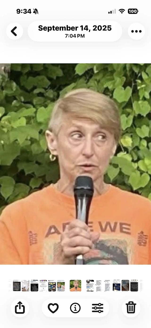 Dee - comedian