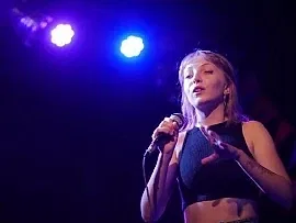 Elaine Robertson - comedian