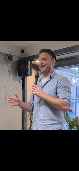 Tom Robertson - comedian